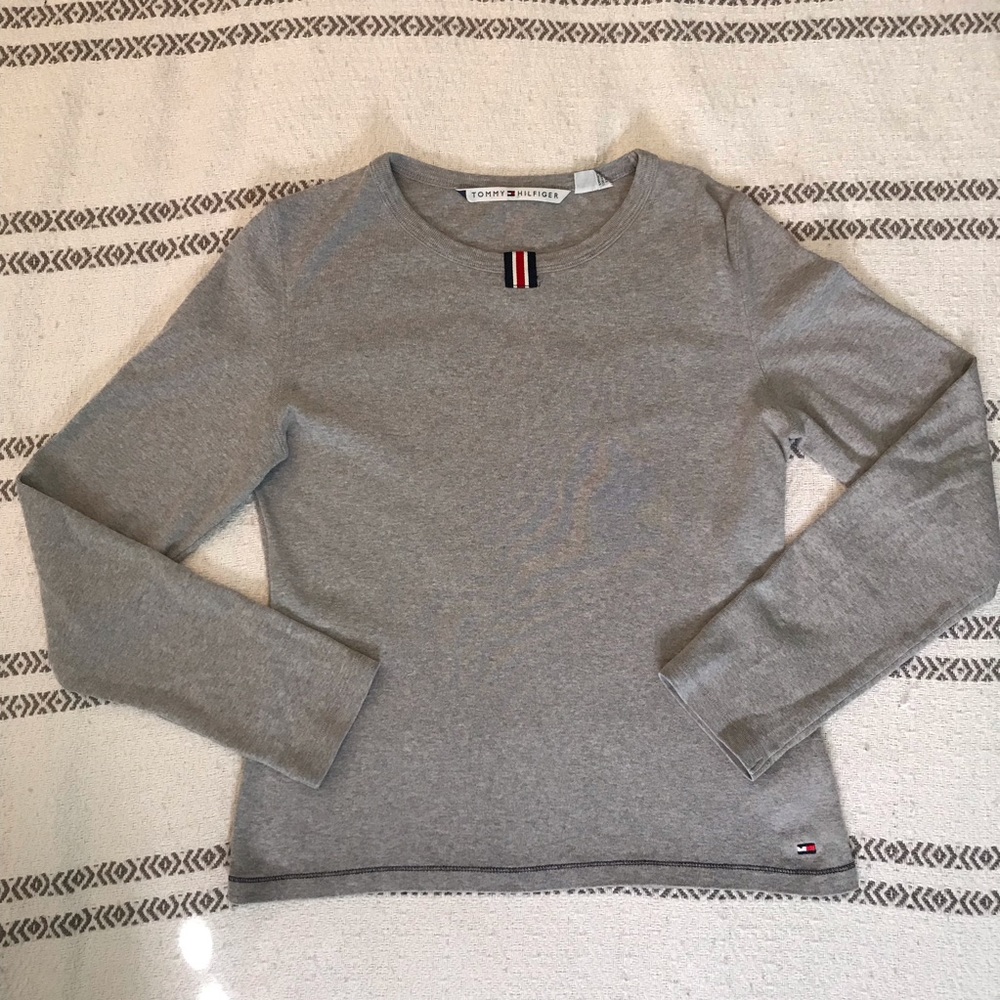 MUST GO VTG Tommy Hilfiger Long Sleeve Gray Top